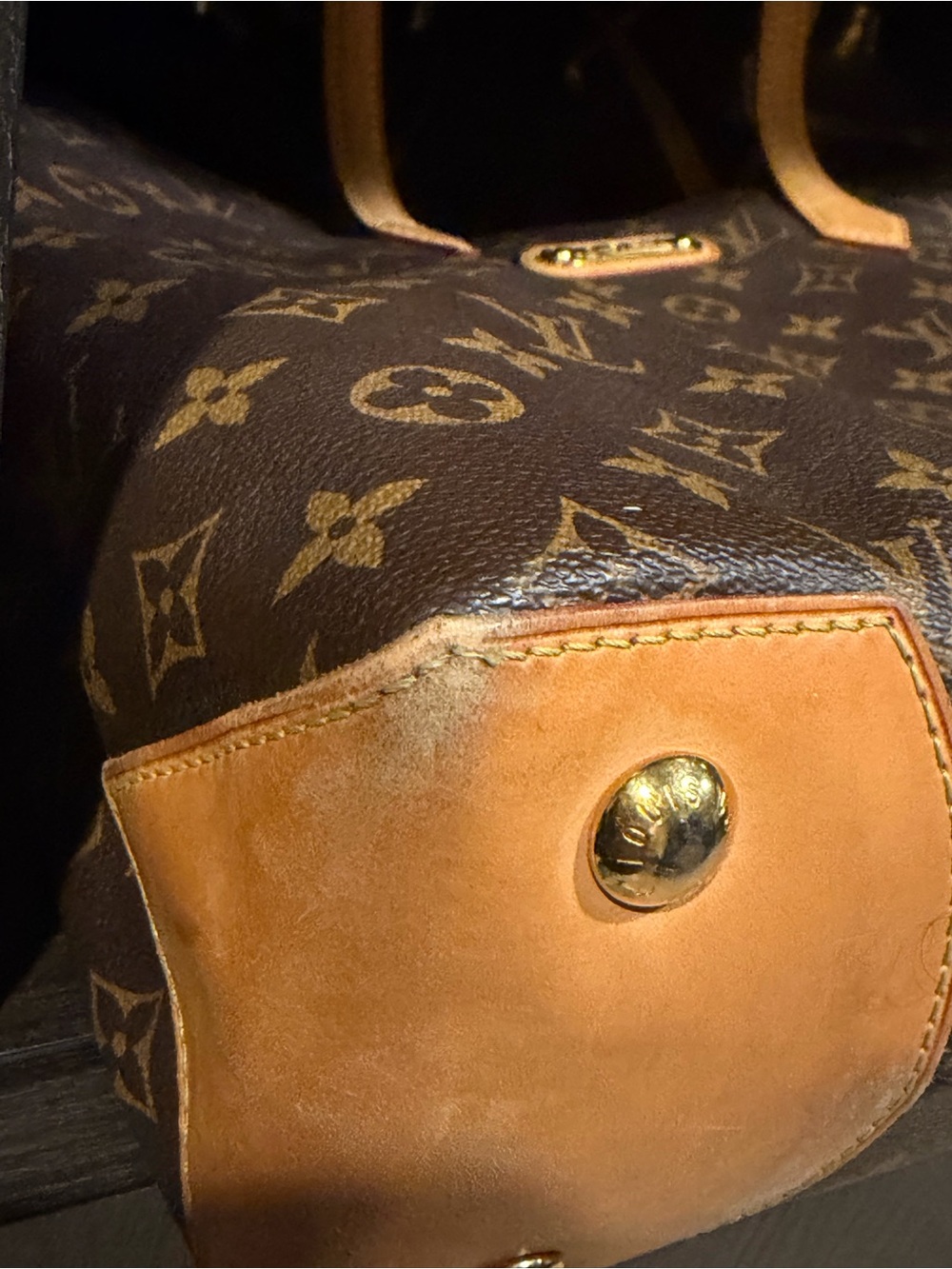 Louis Vuitton Wilshire Tote - Picture 13 of 14